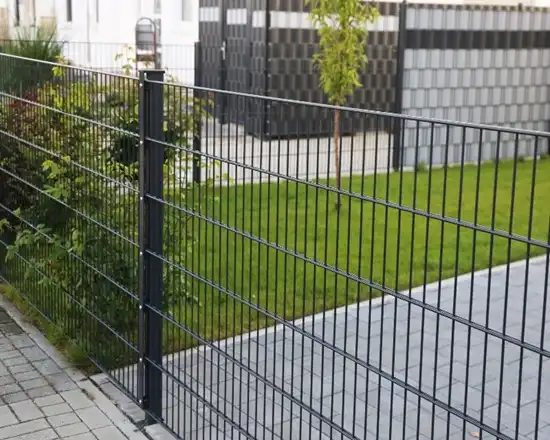 Secured and protective double wire.